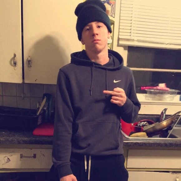 Meet your Posher, Alex - Picture 1 of 1